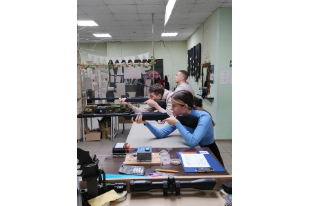 Пробное занятие по стрельбе из пневматической винтовки