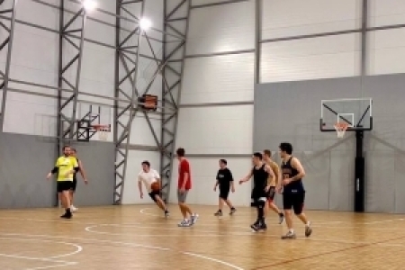 Играем в баскетбол🏀(м.Комендантский проспект/м.Удельная/м.Пионерская 15 мин на автобусе)