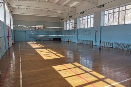 Игра в волейбол для всех, кто желает отлично провести время.