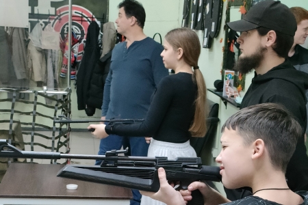 Пробное занятие по стрельбе из пневматической винтовки