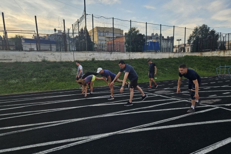 Групповые тренировки по бегу на короткие дистанции